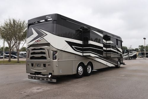 2025 Newmar Mountain Aire 4595