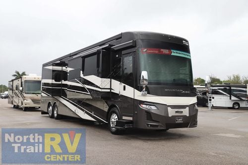 2025 Newmar Mountain Aire 4595