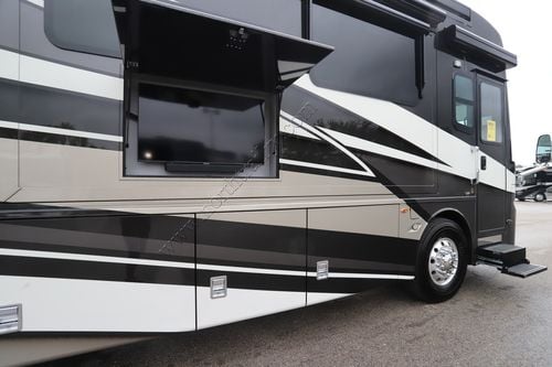 2025 Newmar Mountain Aire 4595