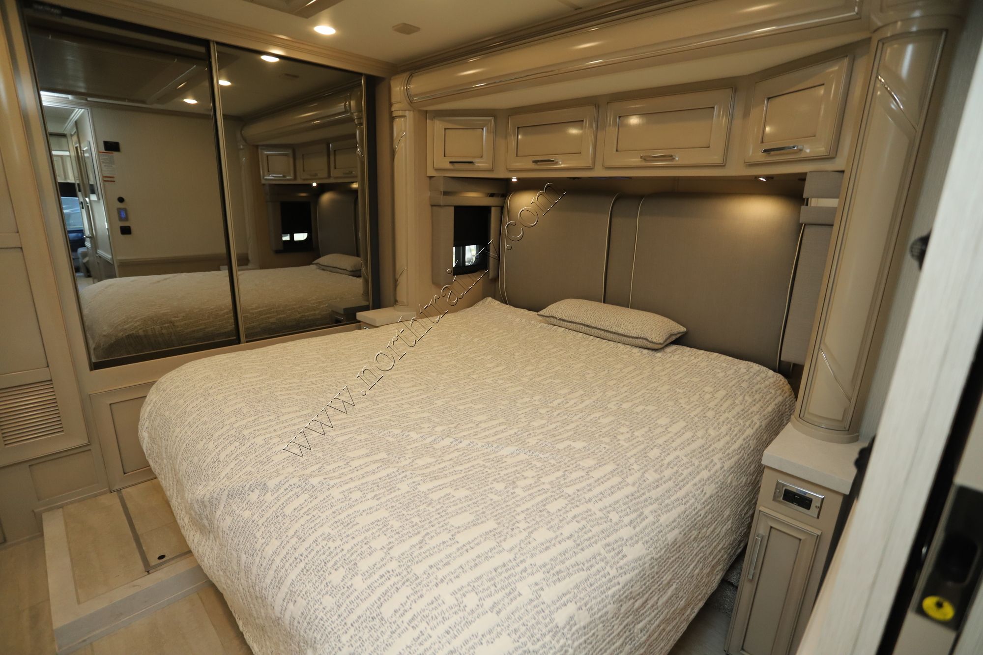 Used 2024 Newmar Ventana 3512 Class A  For Sale