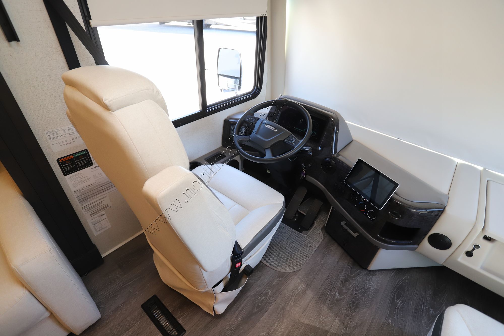Used 2024 Thor Palazzo 37.4 Class A  For Sale