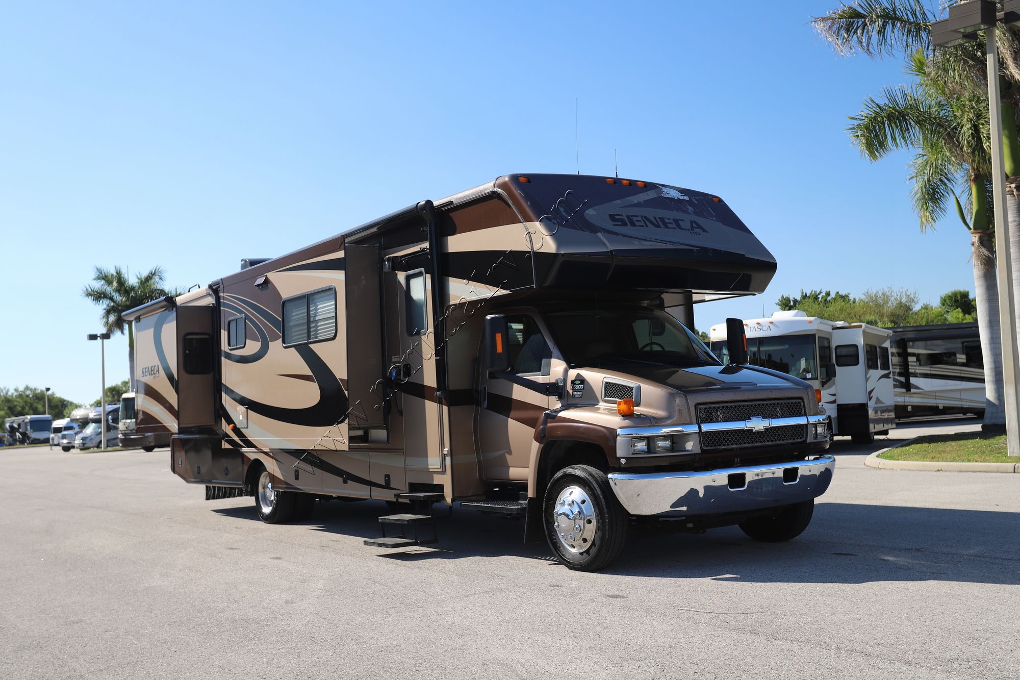 Used 2009 Jayco Seneca Hd 35GS Super C  For Sale