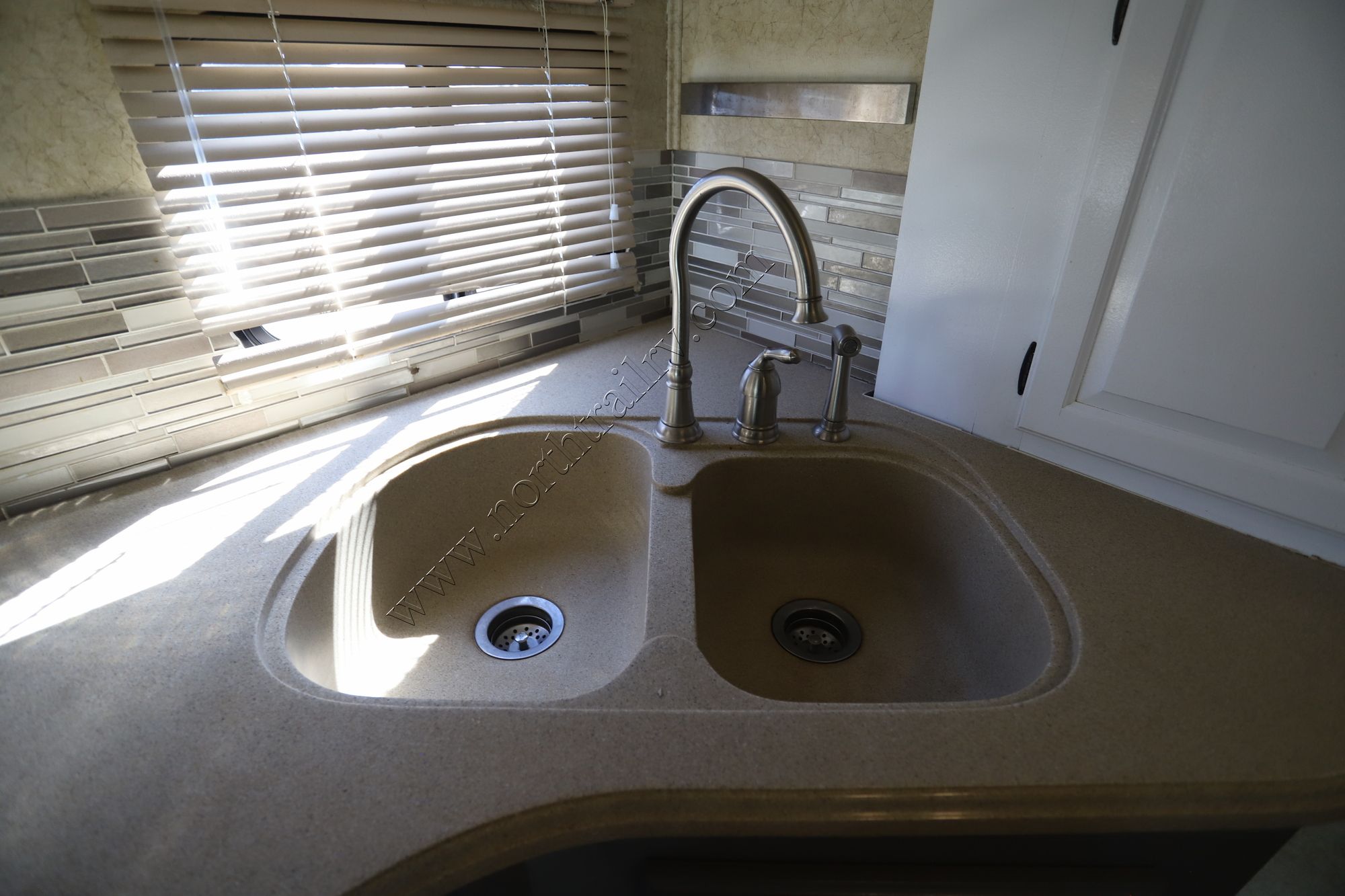 Used 2009 Jayco Seneca Hd 35GS Super C  For Sale