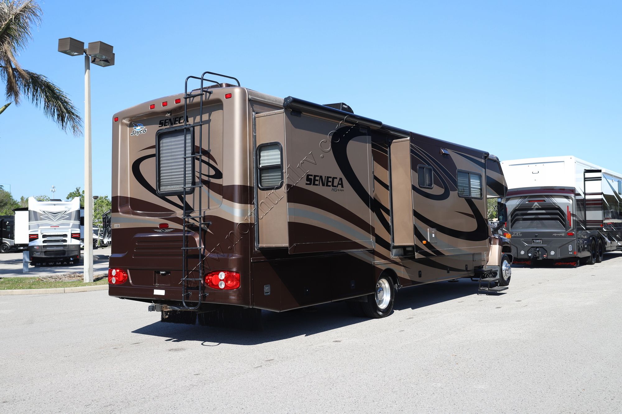 Used 2009 Jayco Seneca Hd 35GS Super C  For Sale