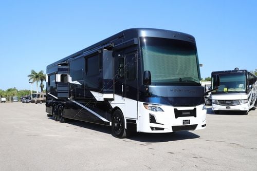 2025 Newmar Mountain Aire 4551