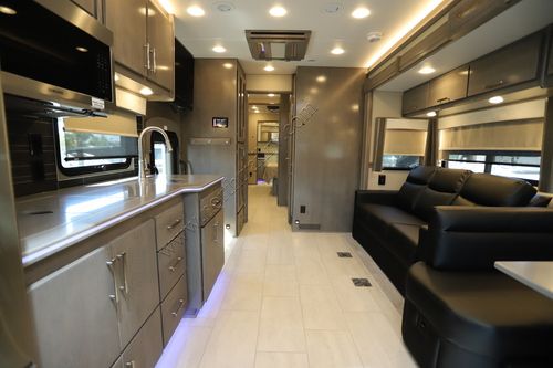 2025 Renegade Rv Classic 45CBF