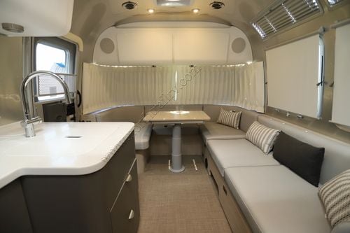 2025 Airstream Globetrotter 27FB