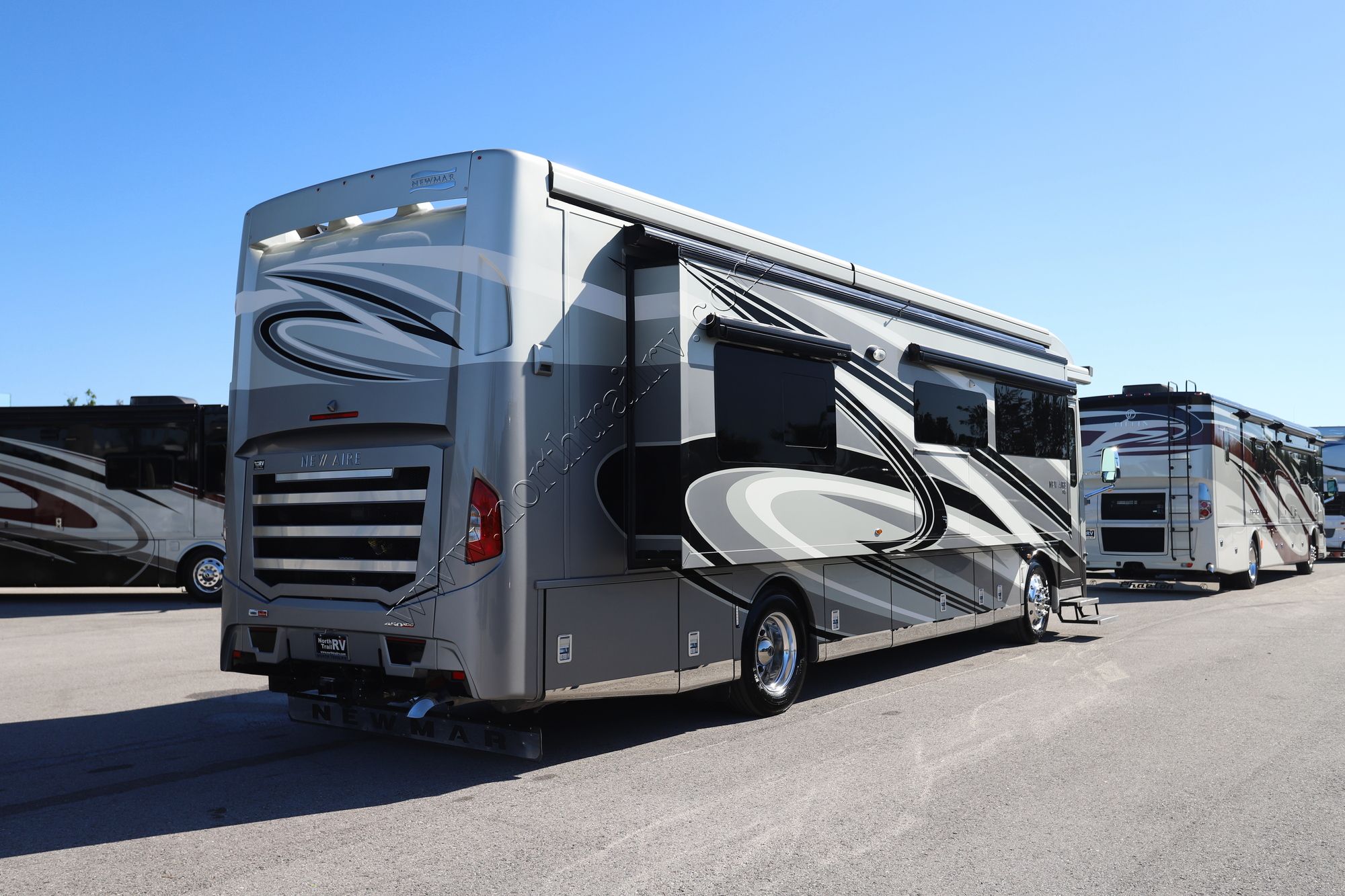 Used 2022 Newmar New Aire 3545 Class A  For Sale