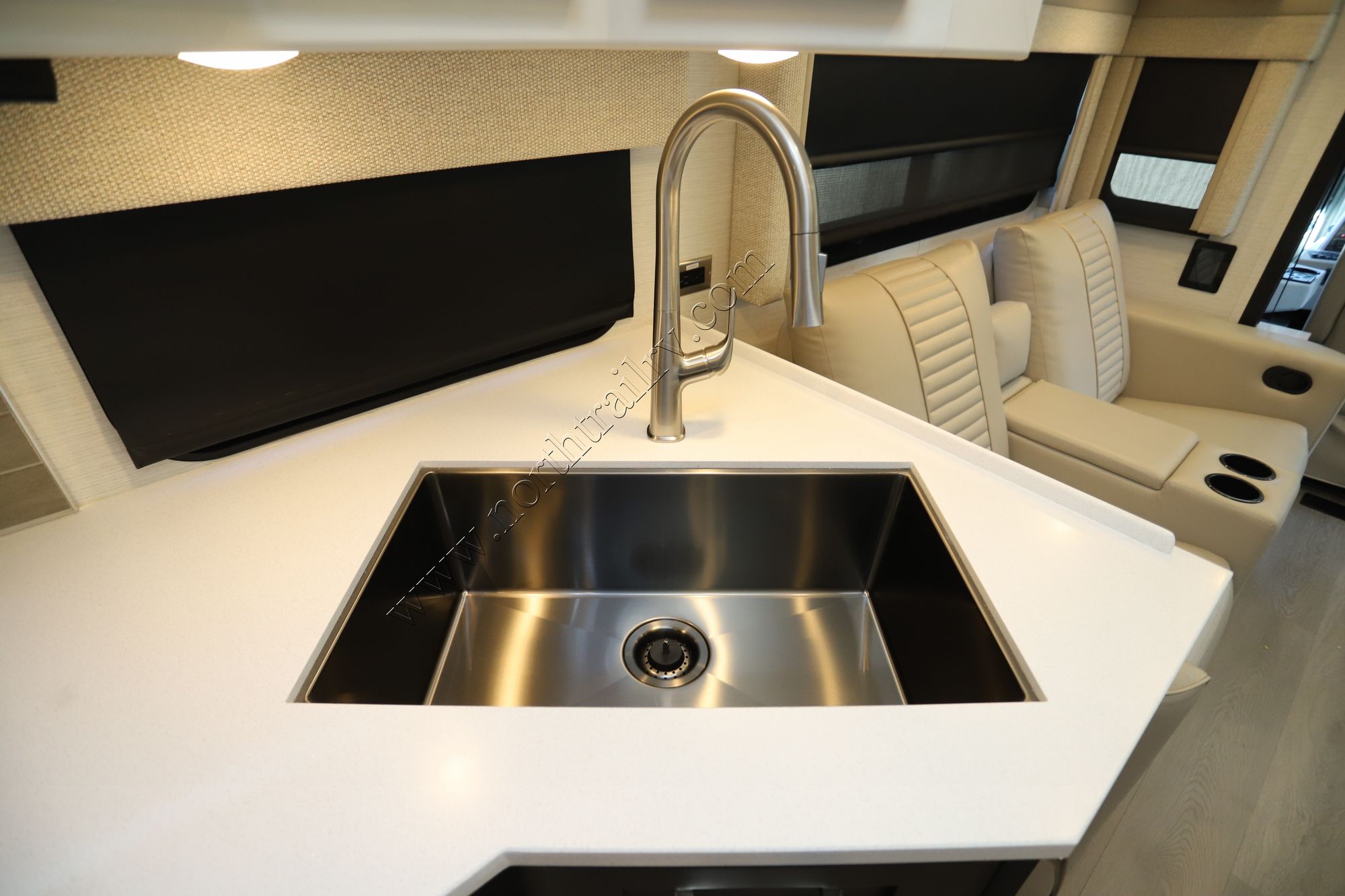 New 2025 Newmar Bay Star 3014 Class A  For Sale