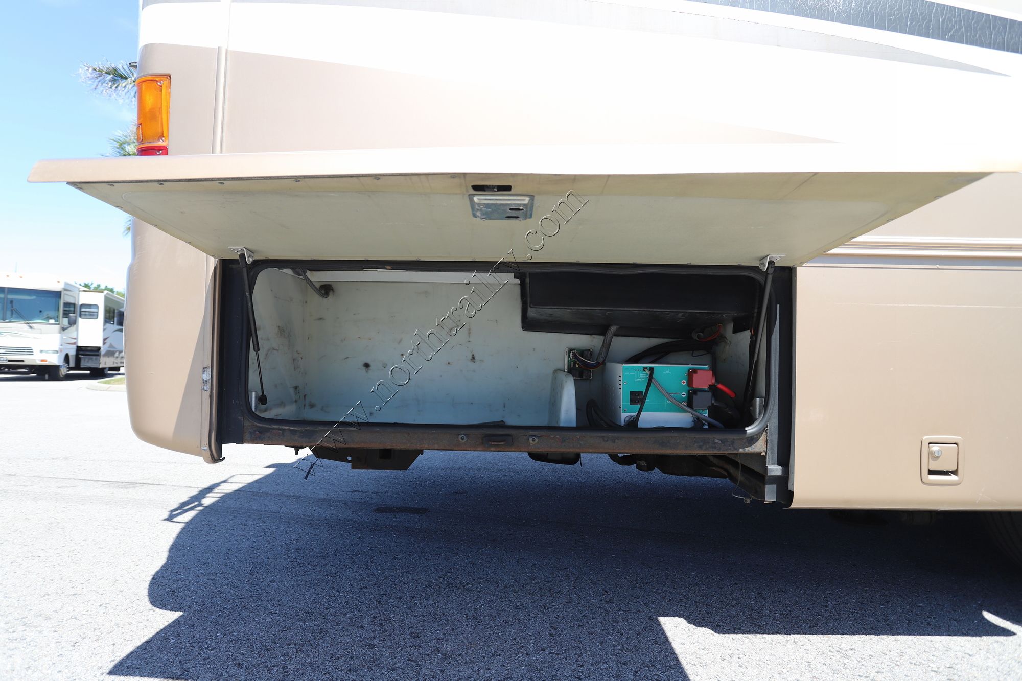 Used 2004 Monaco Cayman 34PDD Class A  For Sale