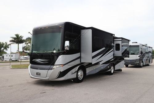2018 Tiffin Motor Homes Allegro Red 33AA
