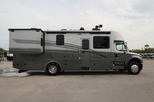 2024 Dynamax Europa 32KD