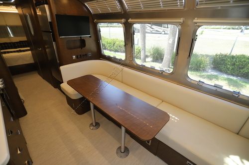 2025 Airstream Globetrotter 30RB