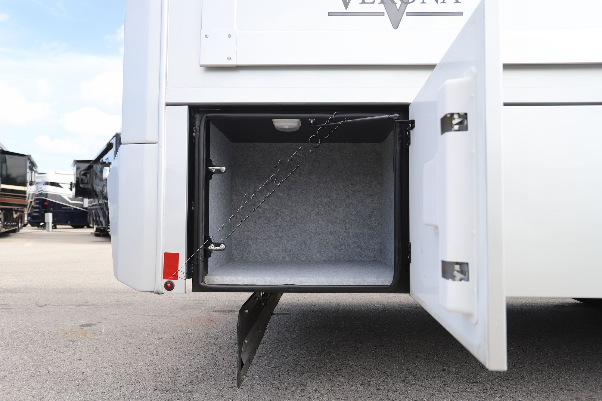 Used 2023 Renegade Rv Verona 40VBH Super C  For Sale
