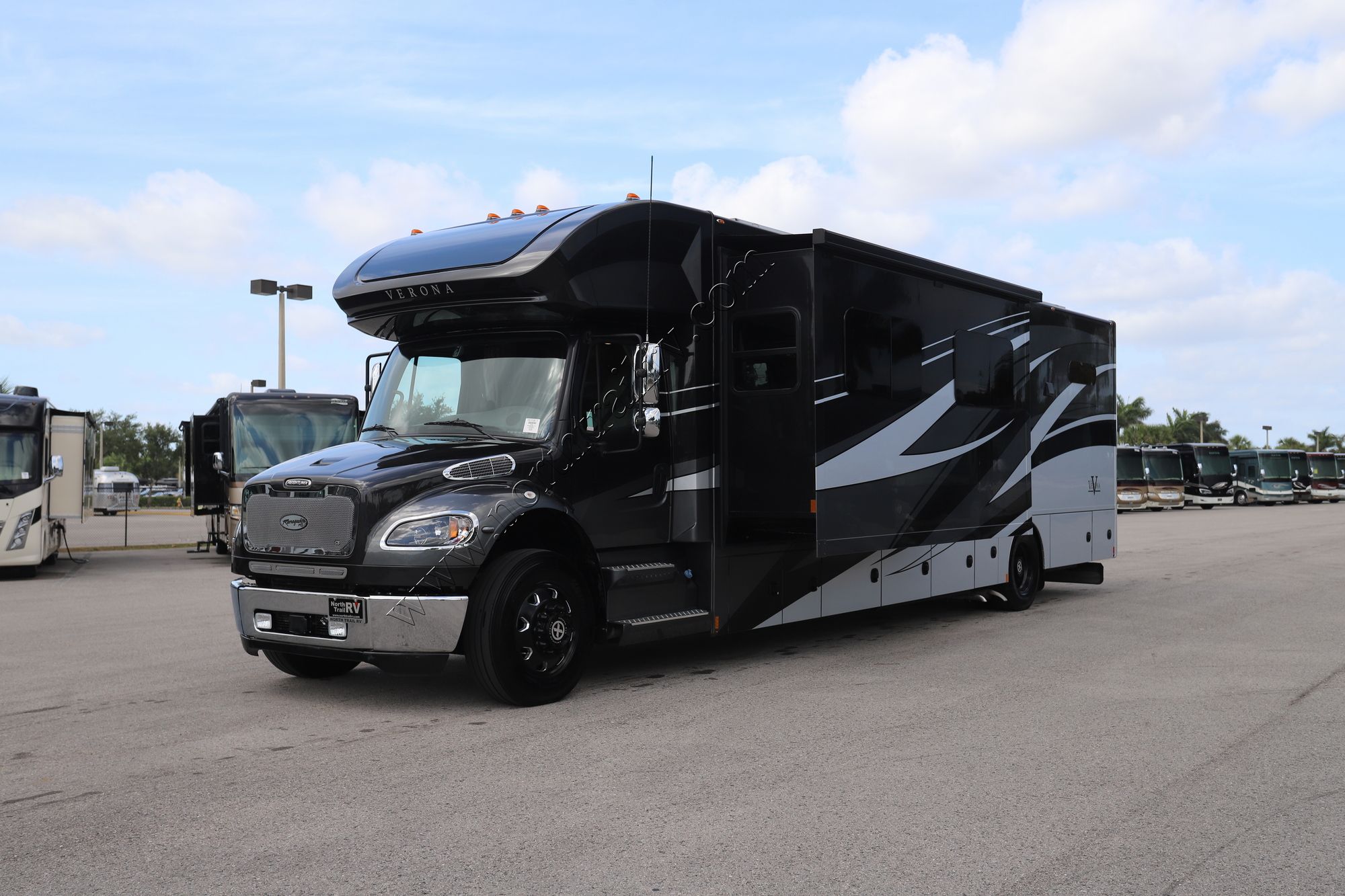 Used 2023 Renegade Rv Verona 40VBH Super C  For Sale