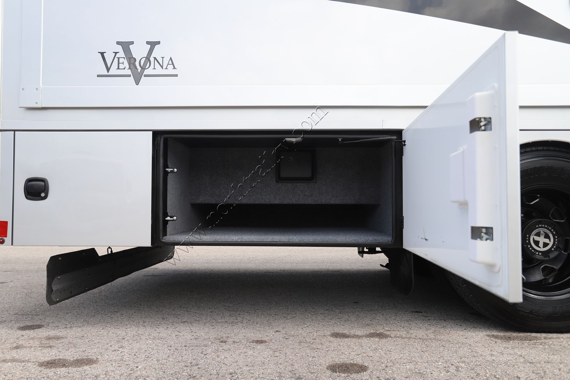 Used 2023 Renegade Rv Verona 40VBH Super C  For Sale