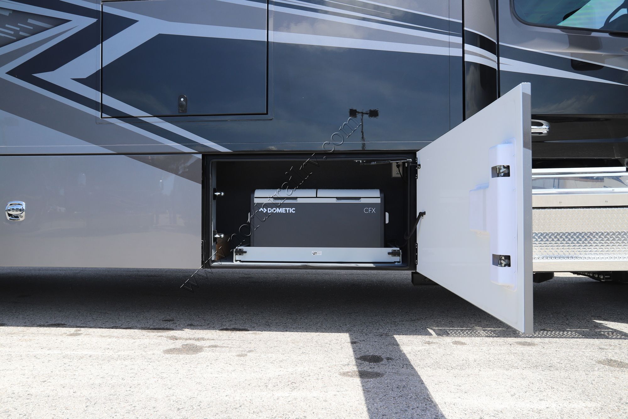 New 2025 Renegade Rv Classic 45CBF Super C  For Sale