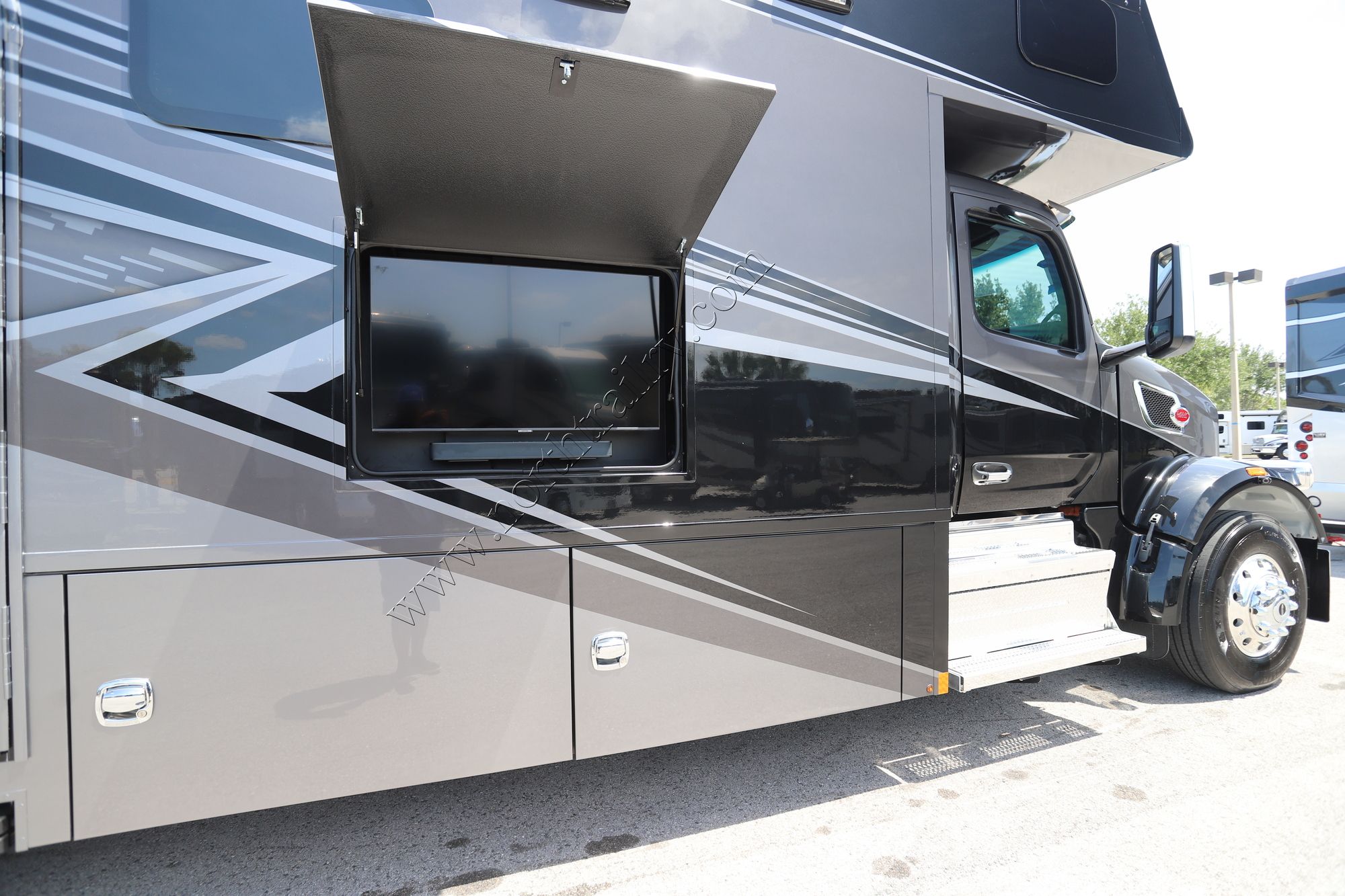 New 2025 Renegade Rv Classic 45CBF Super C  For Sale