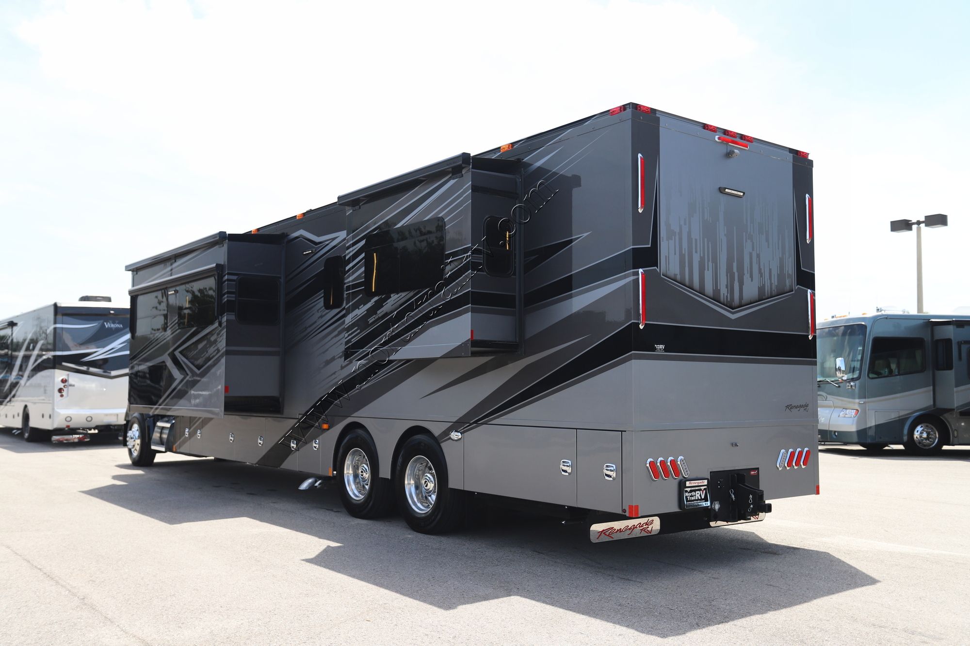 New 2025 Renegade Rv Classic 45CBF Super C  For Sale