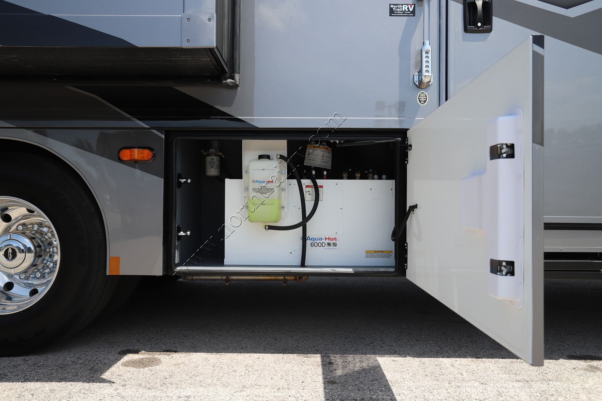 New 2025 Renegade Rv Classic 45CBF Super C  For Sale
