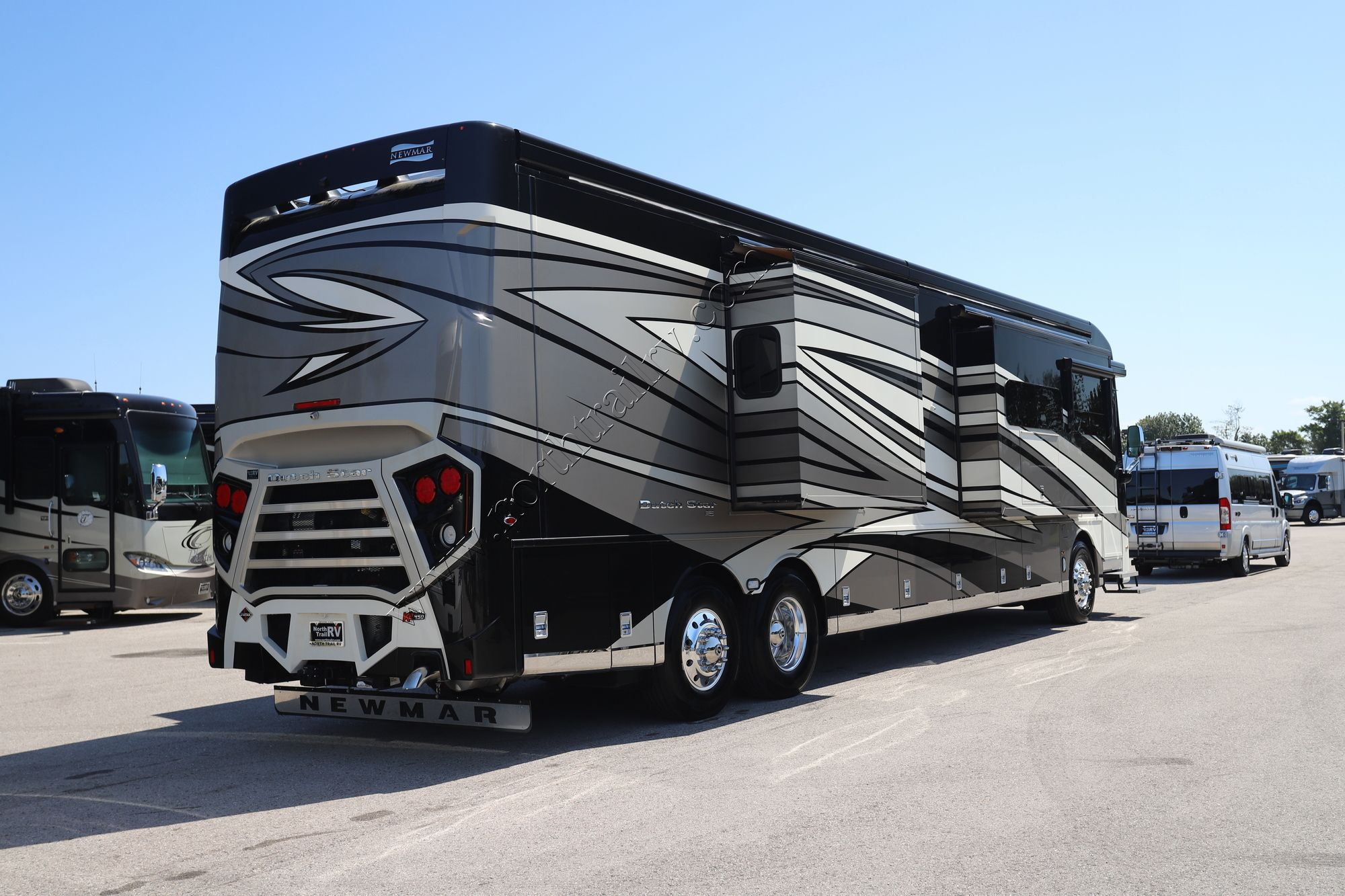 Used 2023 Newmar Dutch Star 4325 Class A  For Sale