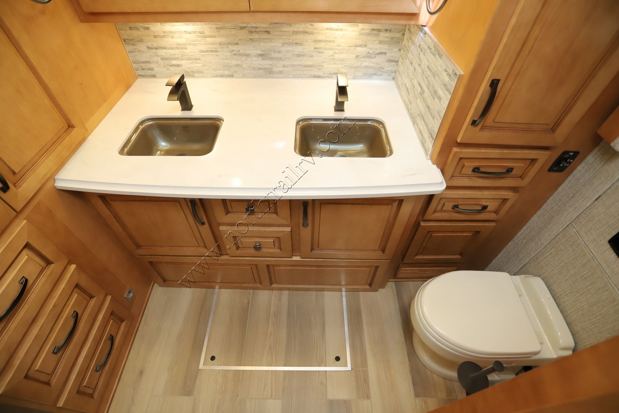 Used 2023 Newmar Dutch Star 4325 Class A  For Sale