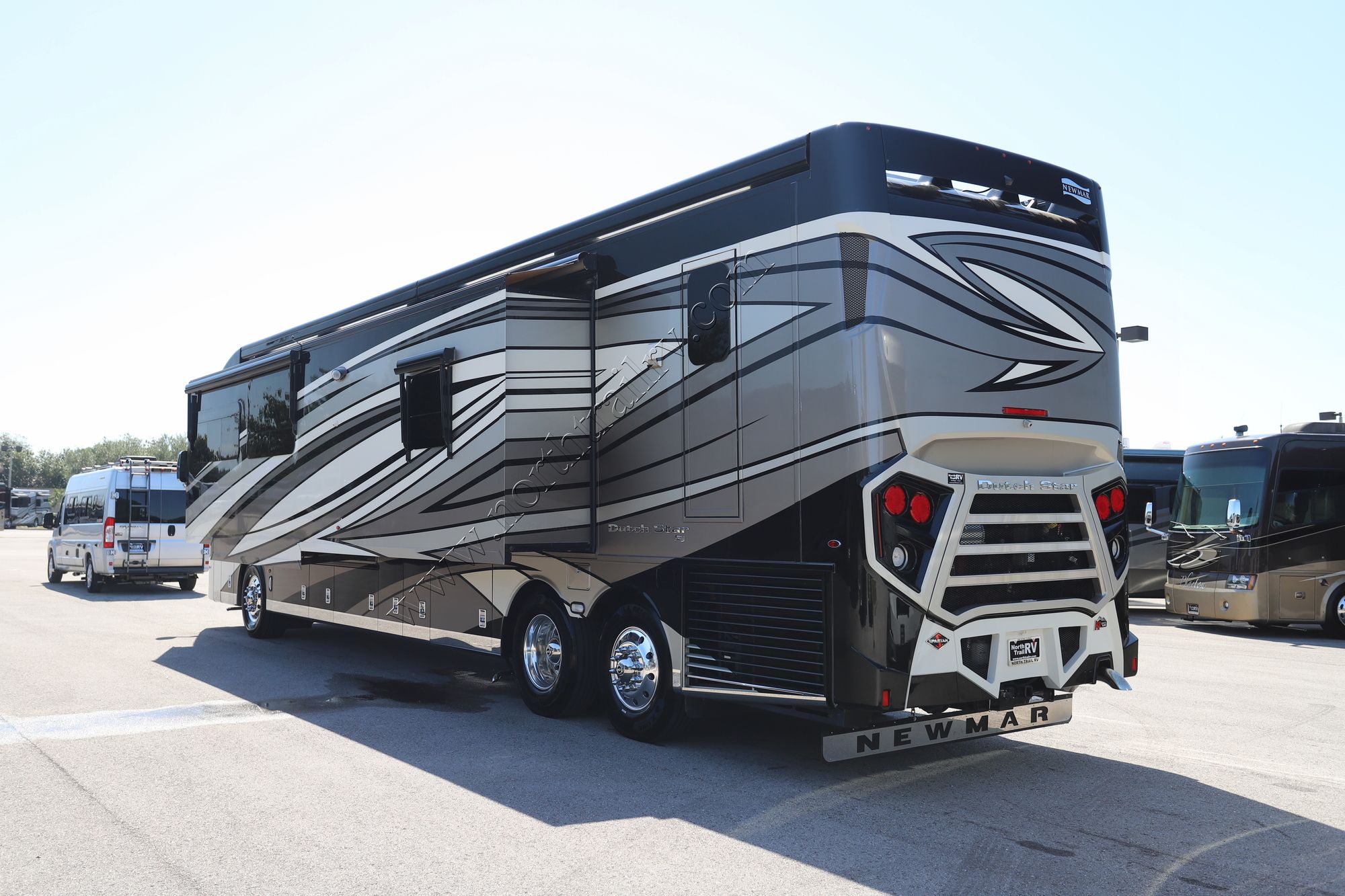 Used 2023 Newmar Dutch Star 4325 Class A  For Sale