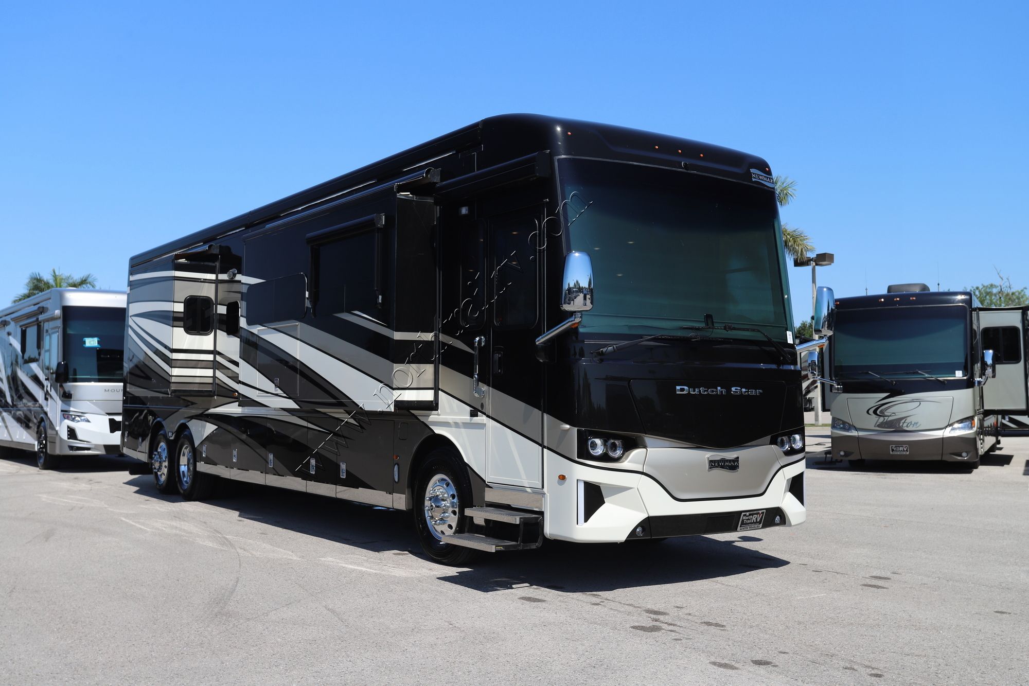 Used 2023 Newmar Dutch Star 4325 Class A  For Sale