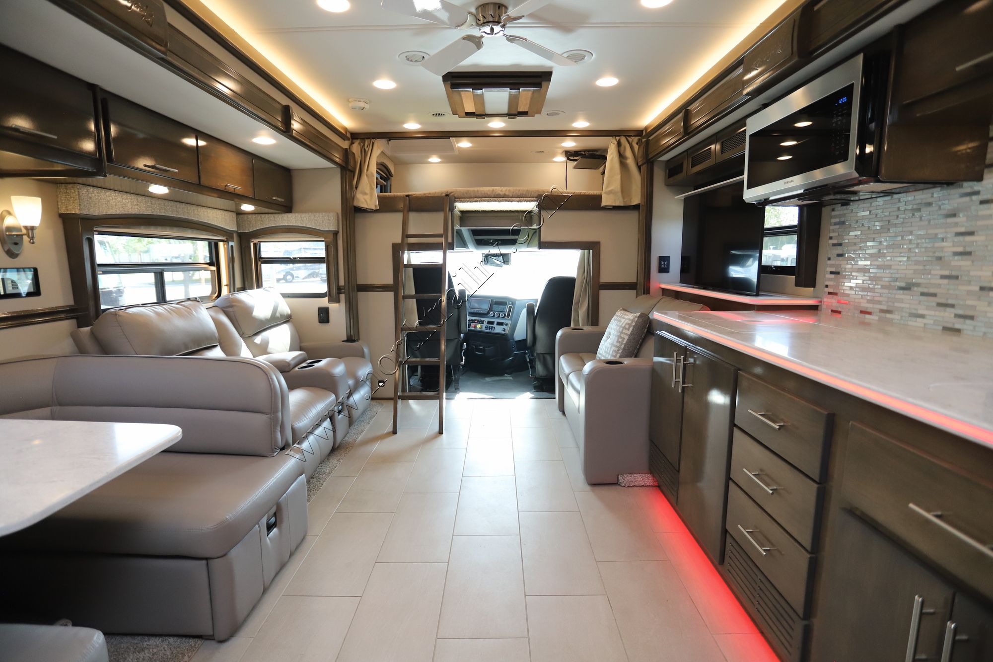 Used 2023 Renegade Rv Classic 45CMR Super C  For Sale