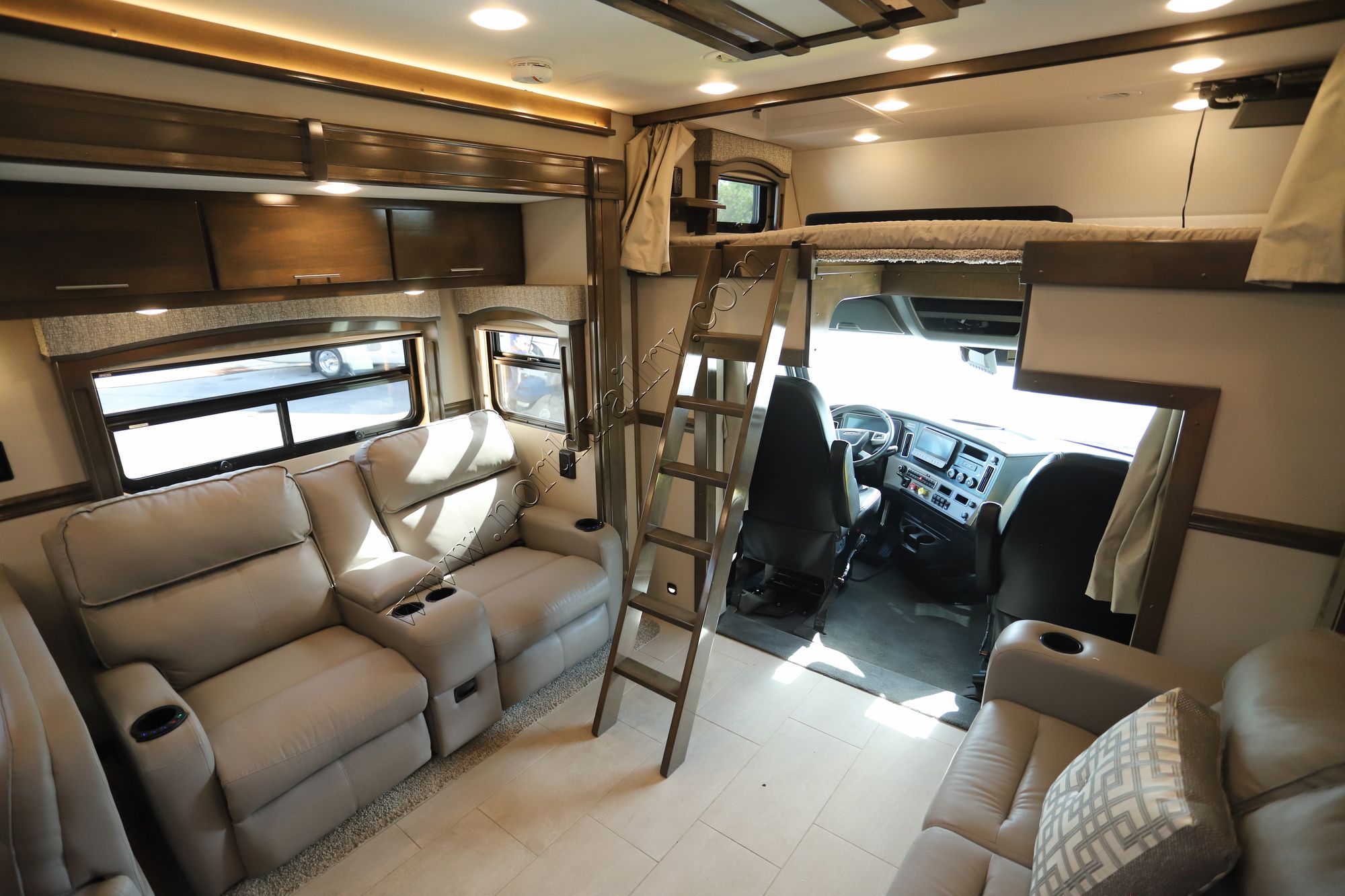 Used 2023 Renegade Rv Classic 45CMR Super C  For Sale