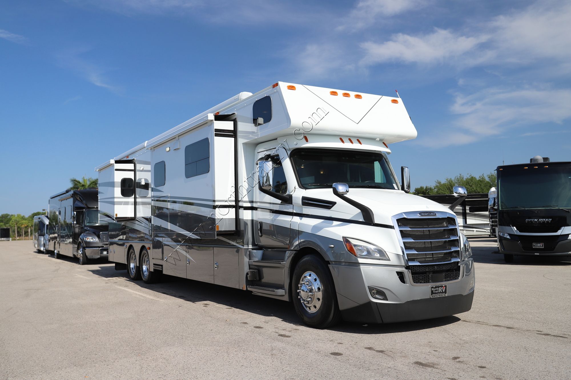 Used 2023 Renegade Rv Classic 45CMR Super C  For Sale