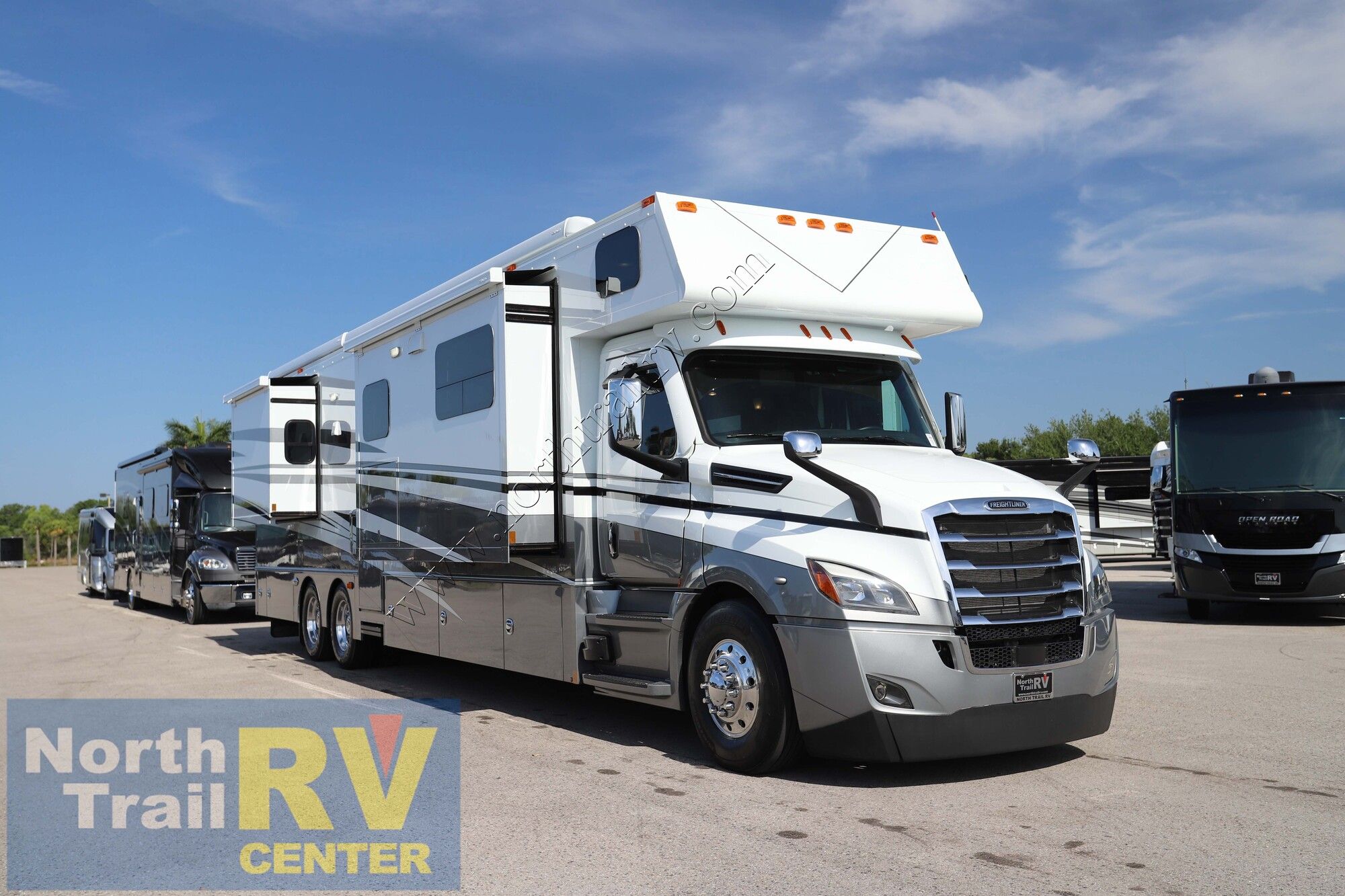 Used 2023 Renegade Rv Classic 45CMR Super C  For Sale