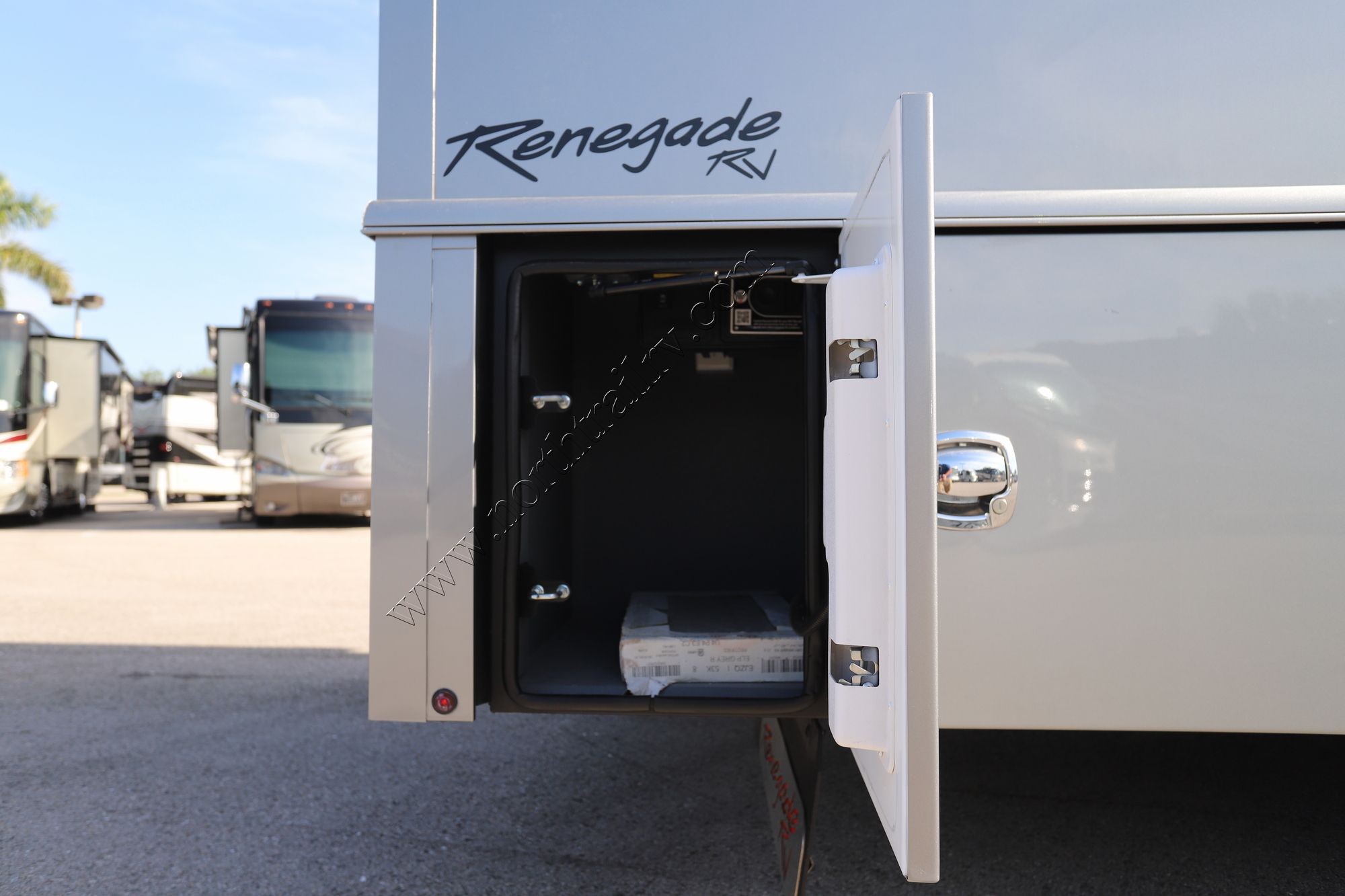 Used 2023 Renegade Rv Classic 45CMR Super C  For Sale