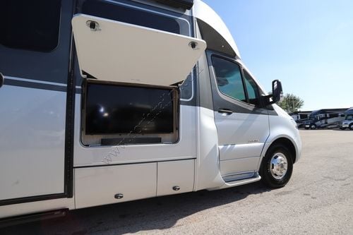 2024 Leisure Van Unity U24MBL