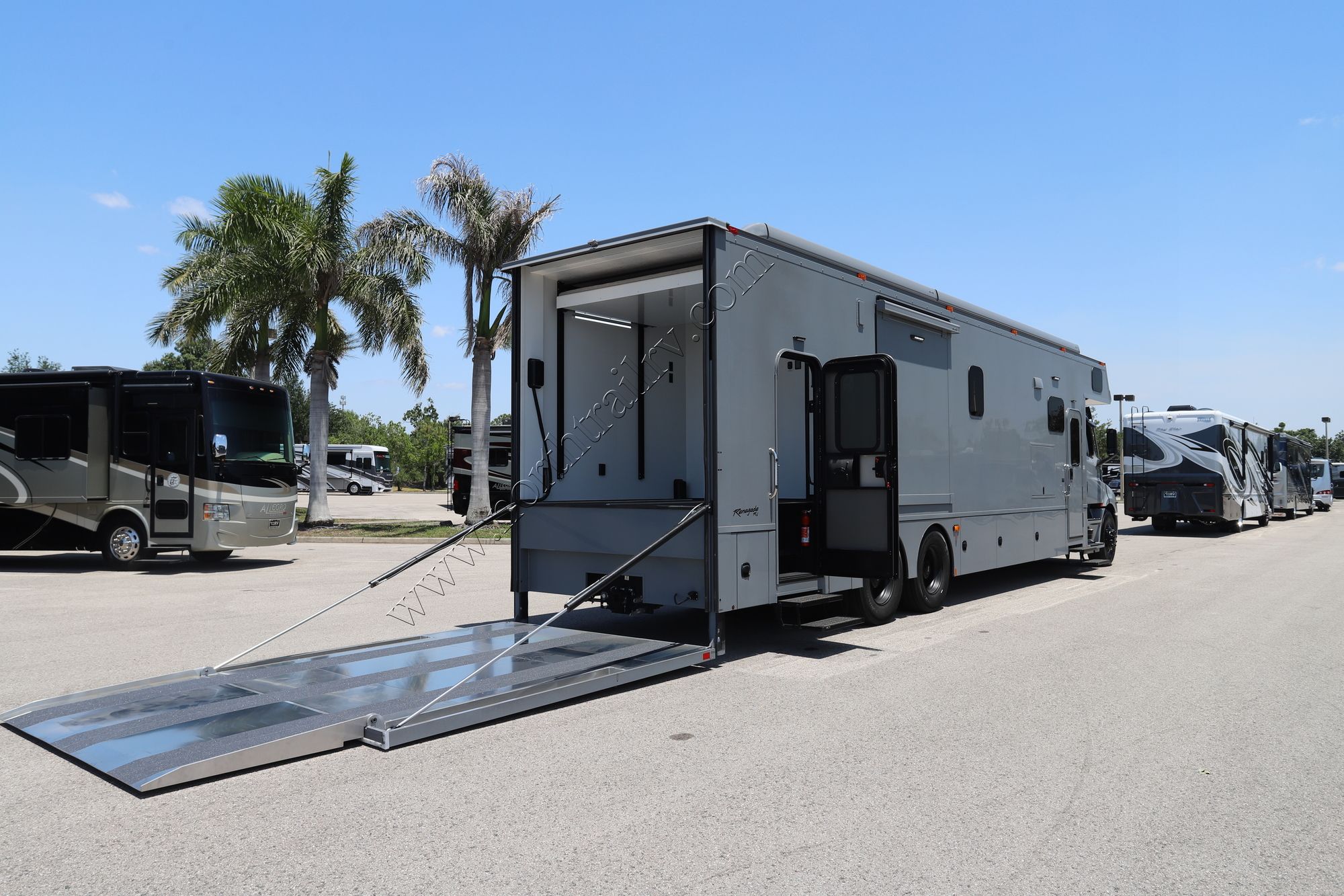 New 2025 Renegade Rv Classic Garage 2609 Super C  For Sale