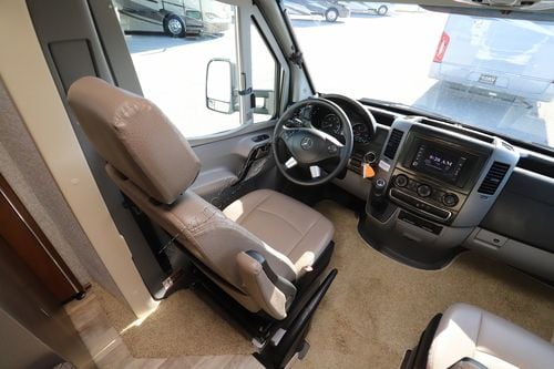 2017 Winnebago Navion 24J