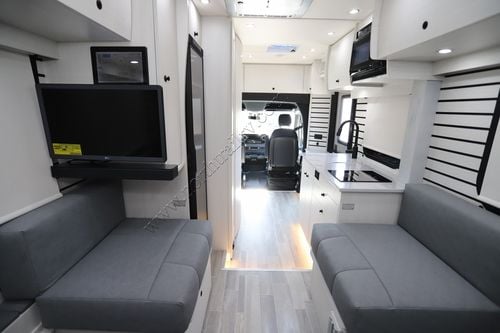 2025 Pleasure-Way Plateau XLTS