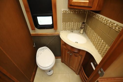 2016 Tiffin Motor Homes Phaeton 42LH