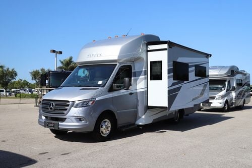 2026 Tiffin Motor Homes Wayfarer 25XRW
