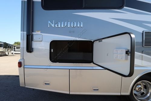 2017 Winnebago Navion 24J