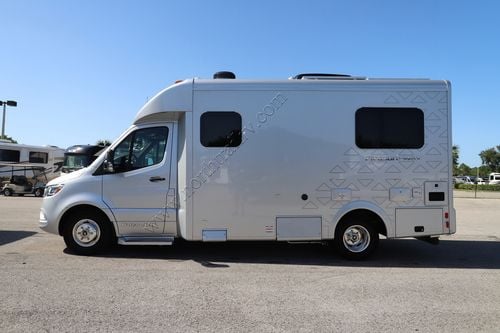 2025 Pleasure-Way Plateau XLTS