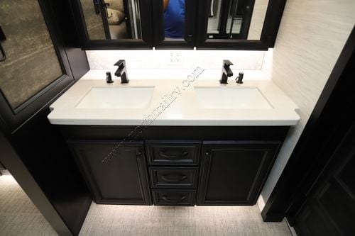 2026 Tiffin Motor Homes Phaeton 35CH