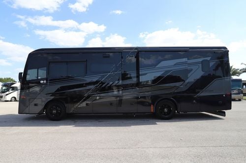 2026 Tiffin Motor Homes Phaeton 35CH
