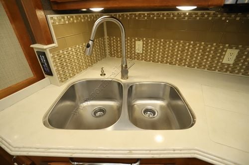 2016 Tiffin Motor Homes Phaeton 42LH