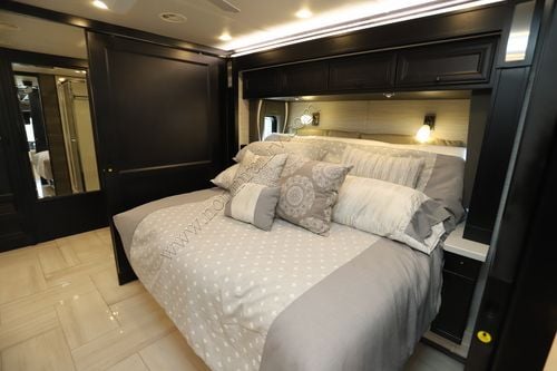 2026 Tiffin Motor Homes Phaeton 35CH