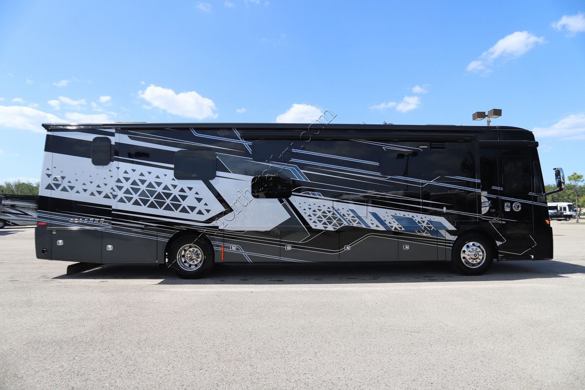 New 2026 Tiffin Motor Homes Allegro Red 38KA Class A  For Sale