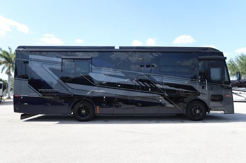 2026 Tiffin Motor Homes Phaeton 35CH