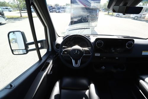 2025 Pleasure-Way Plateau XLTS