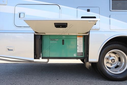 2017 Winnebago Navion 24J