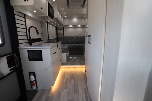 2025 Pleasure-Way Plateau XLTS